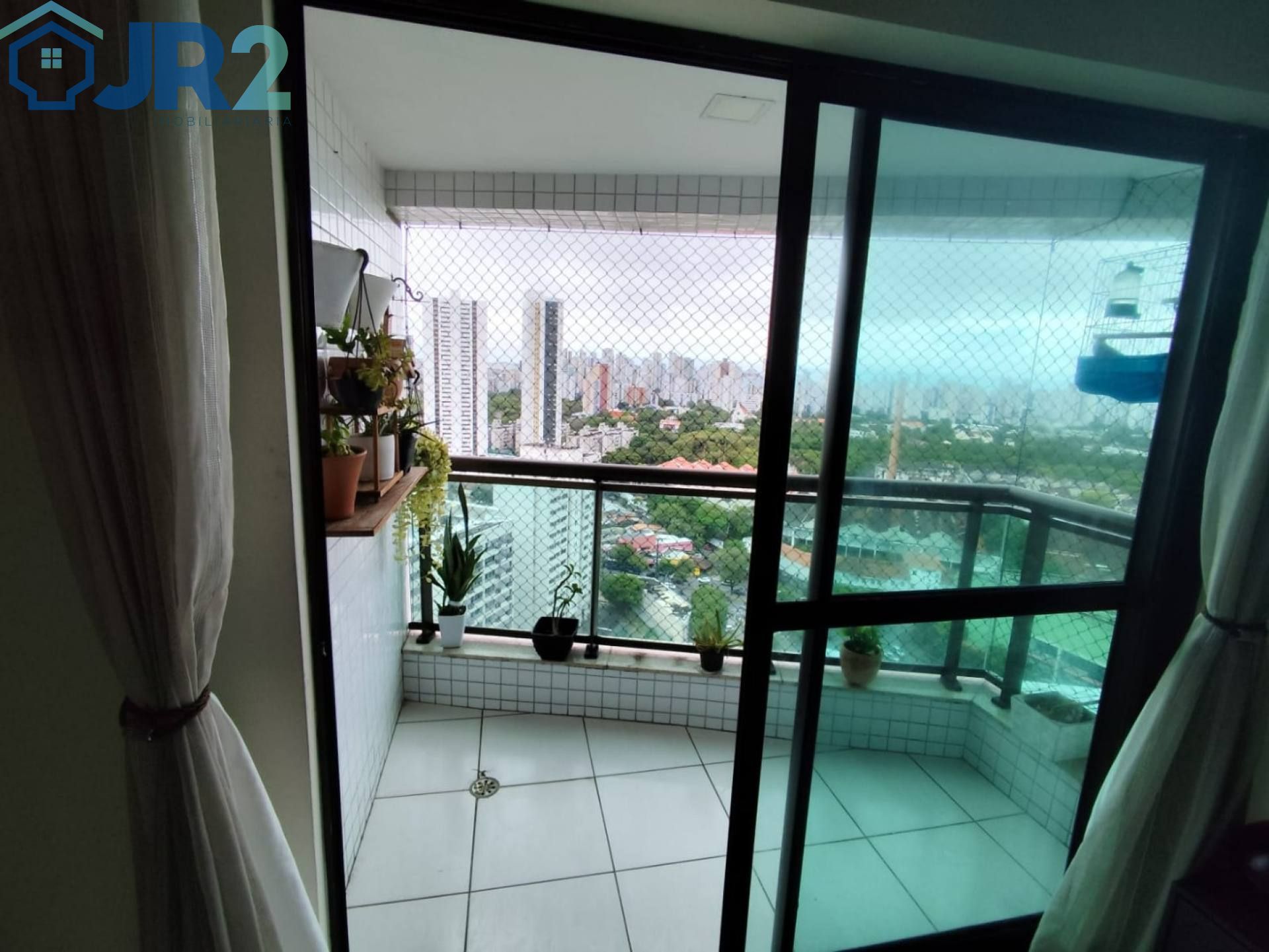 Anúncio de Aluguel: Apartamento Espaçoso na Torre!