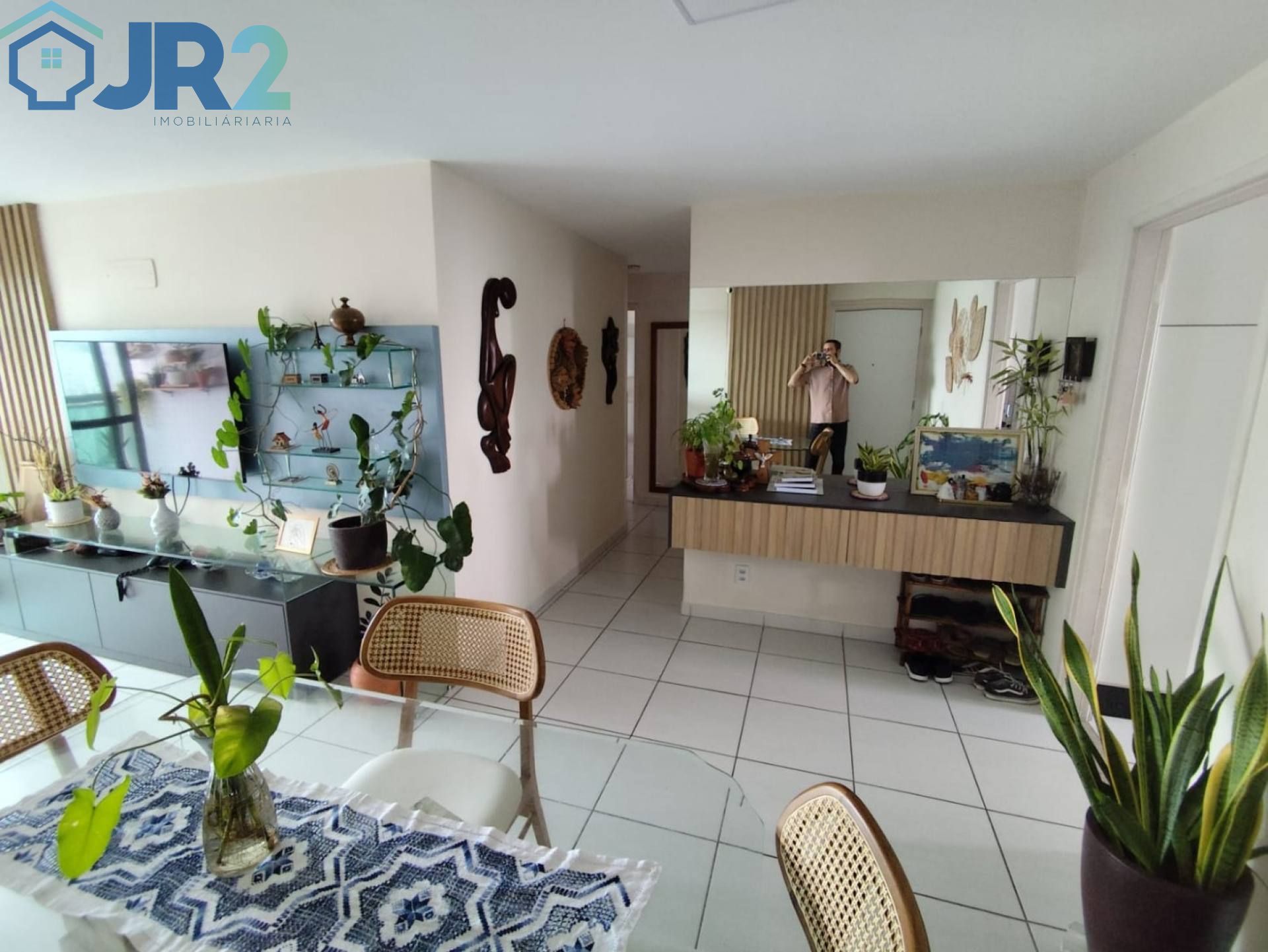 Anúncio de Aluguel: Apartamento Espaçoso na Torre!