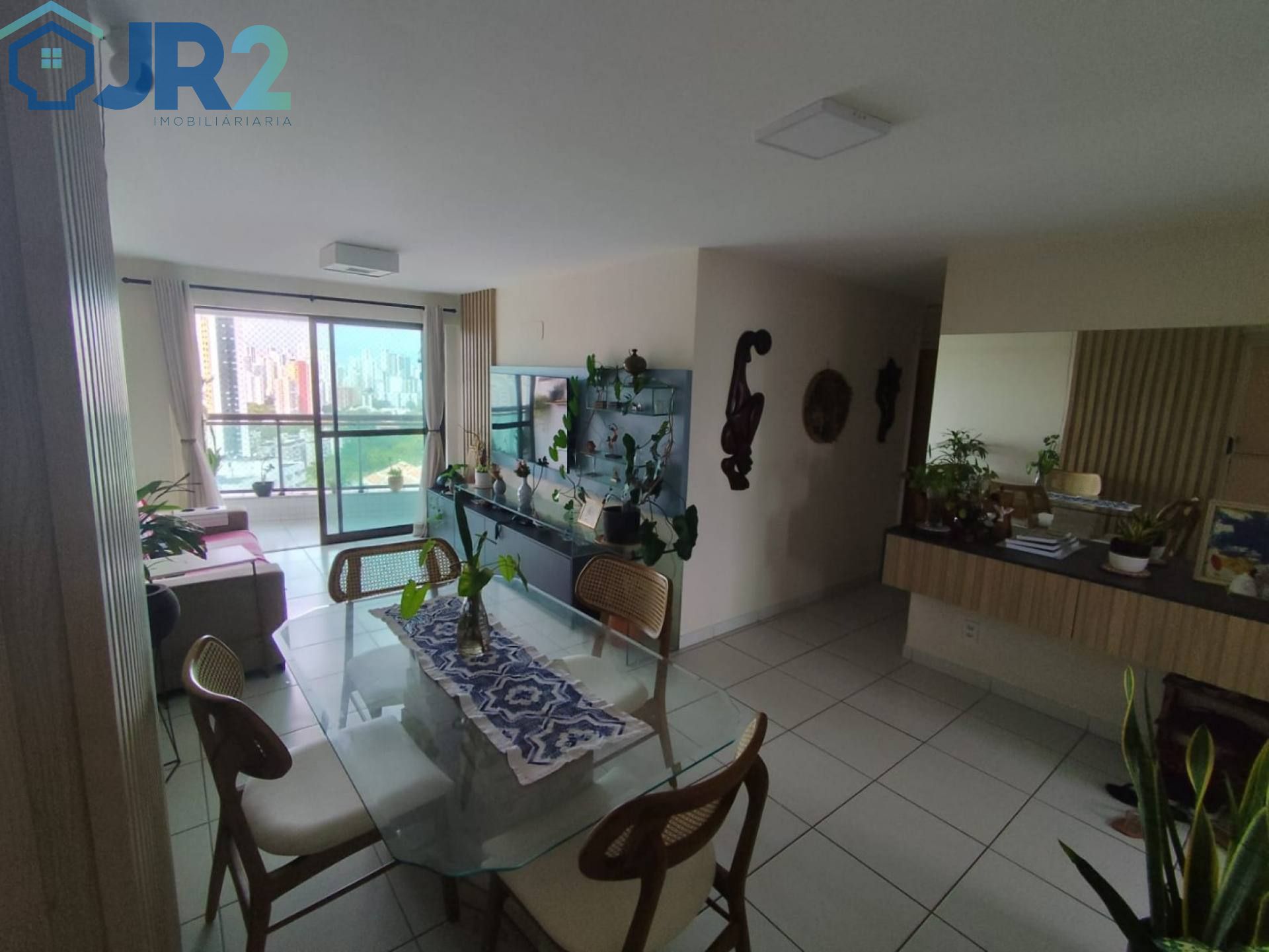 Anúncio de Aluguel: Apartamento Espaçoso na Torre!