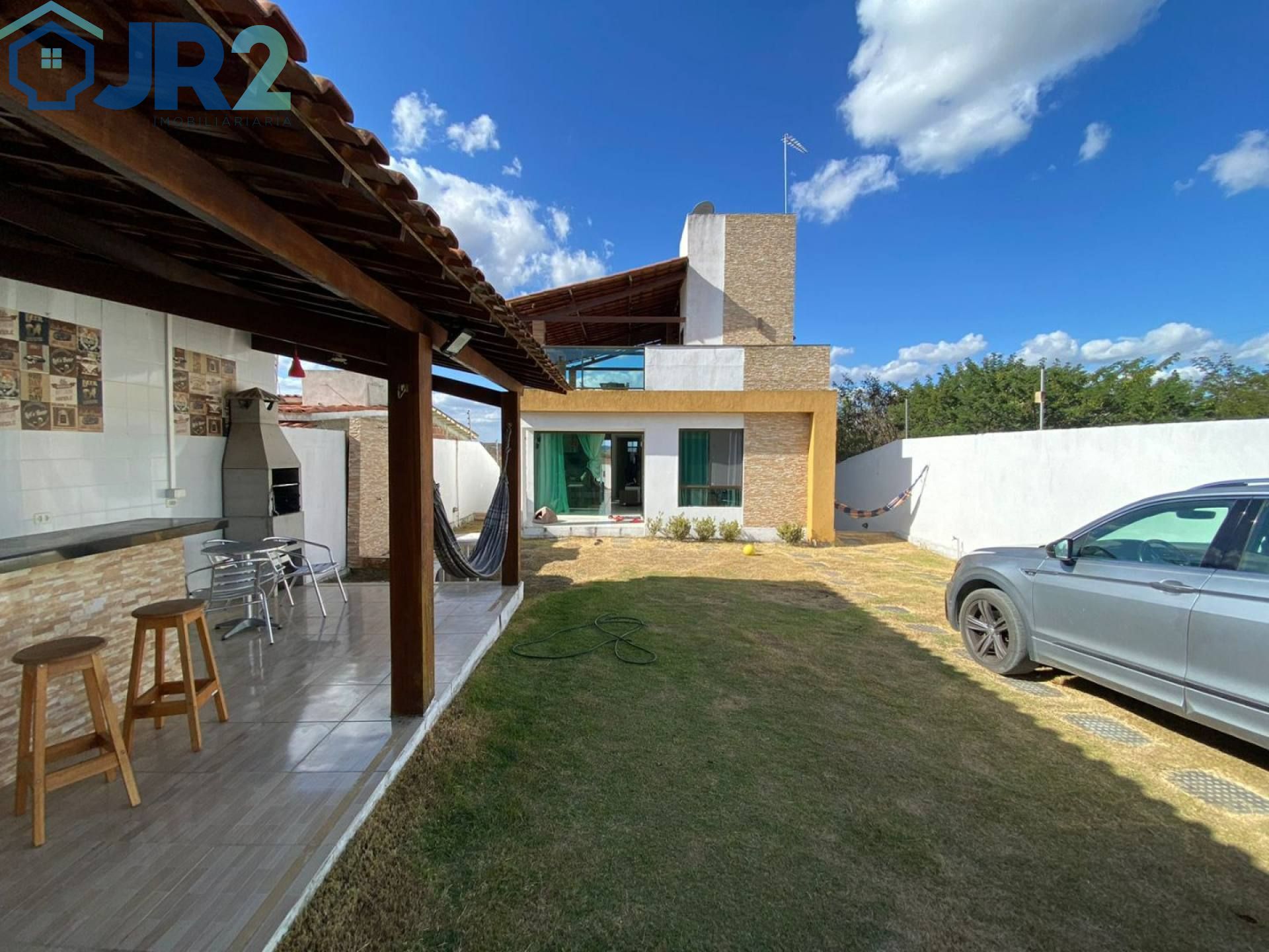 CASA EXCLUSIVA EM GRAVATÁ (265 M²)