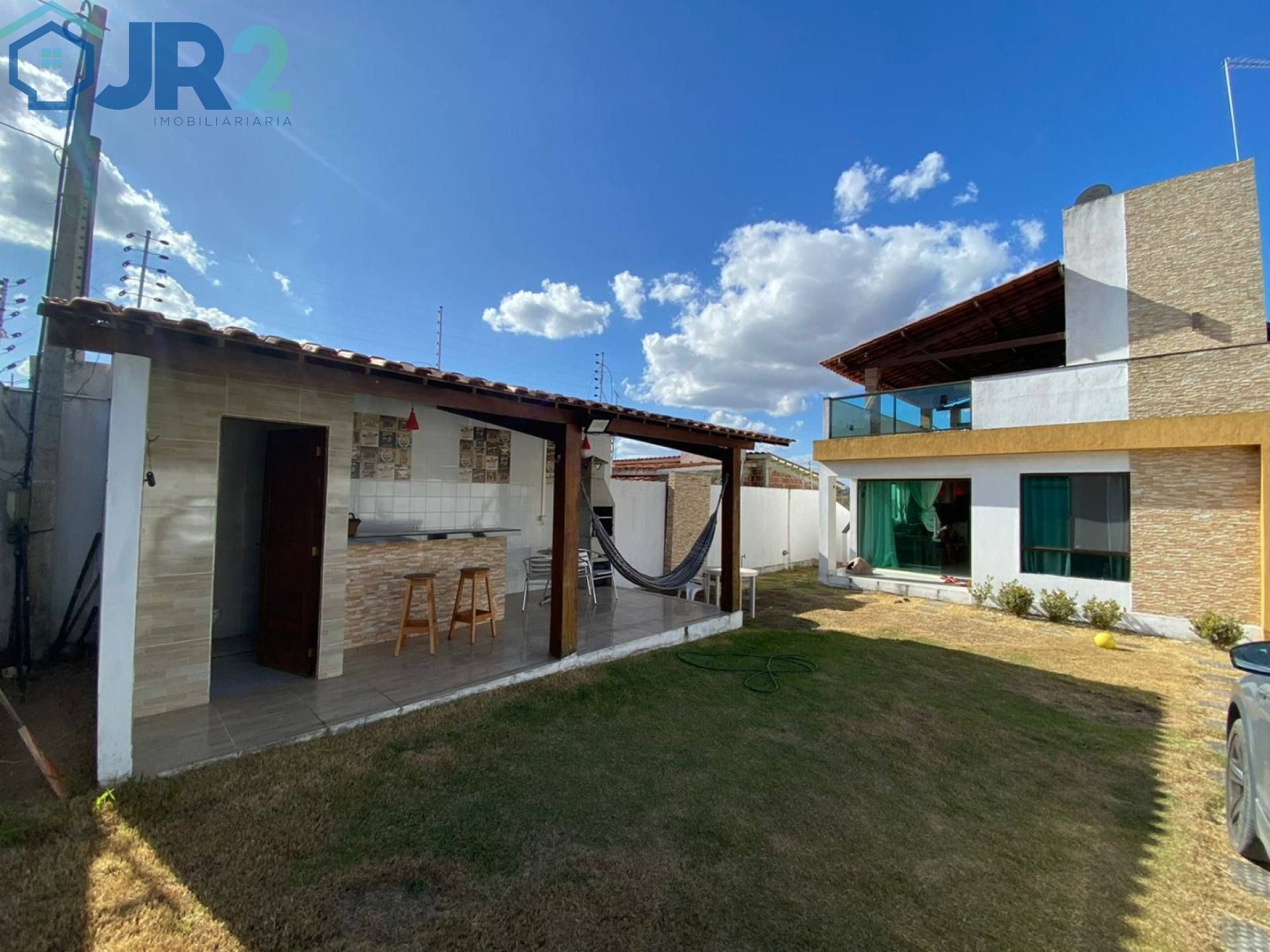 CASA EXCLUSIVA EM GRAVATÁ (265 M²)