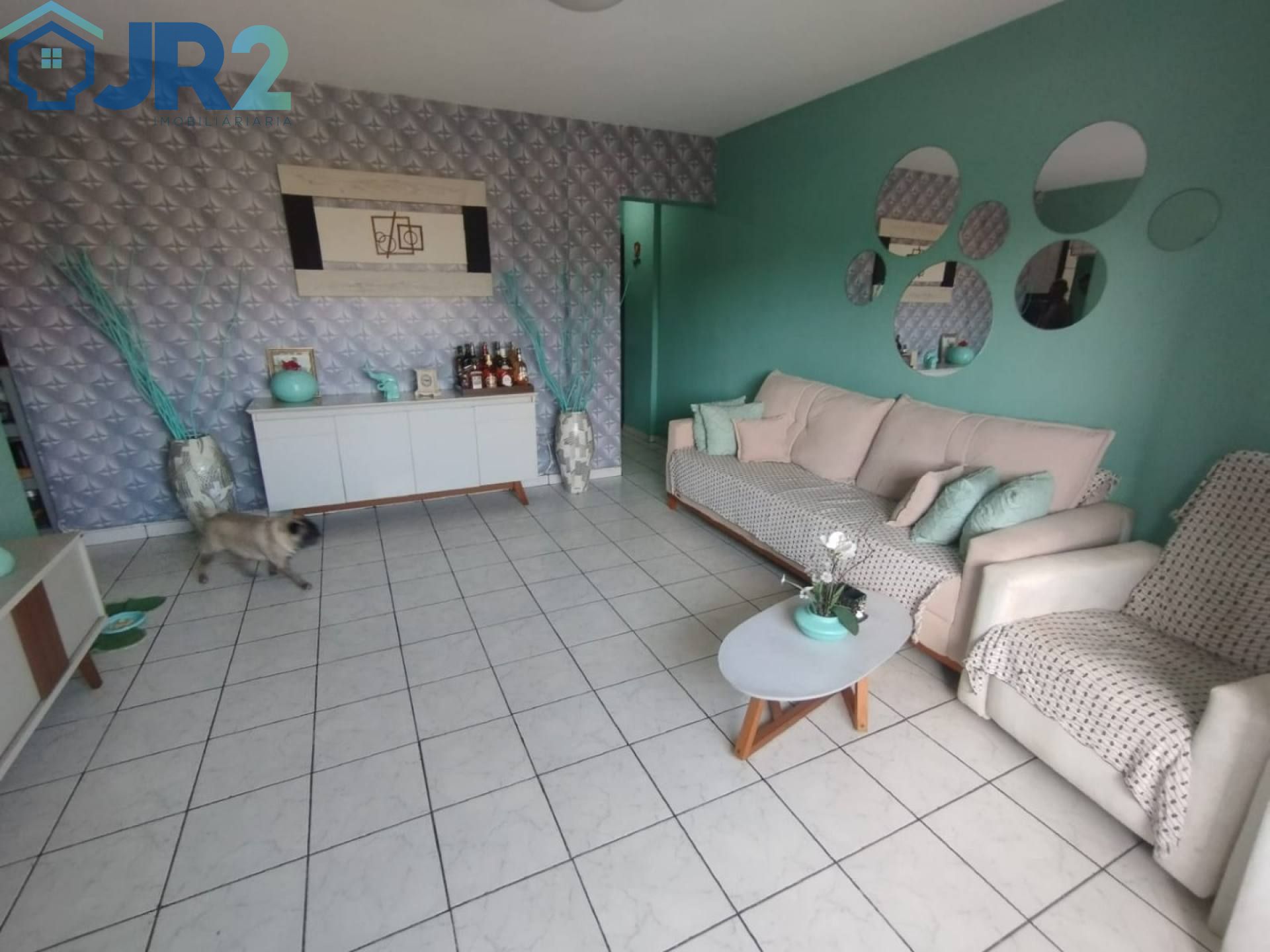 APTO EM CANDEIAS: CONFORTO, COMODIDADE E LOCALIZAÇÃO ESPETACULAR!