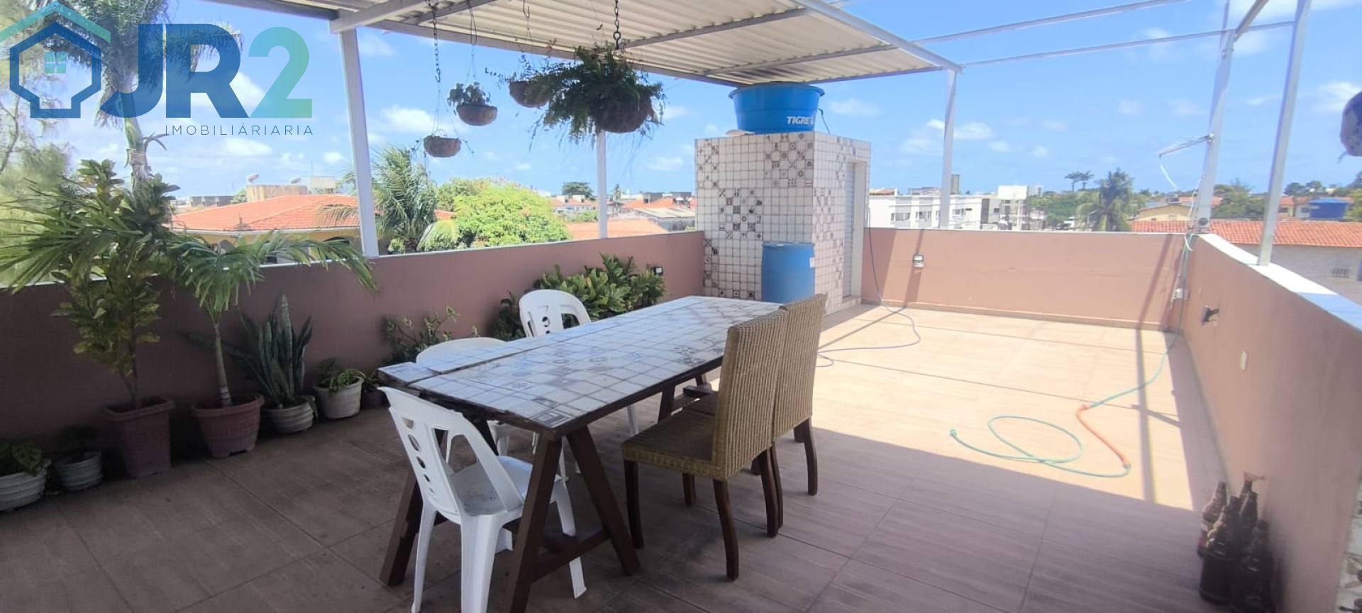 Casa Duplex Espaçosa e Arejada com Cobertura de Lazer