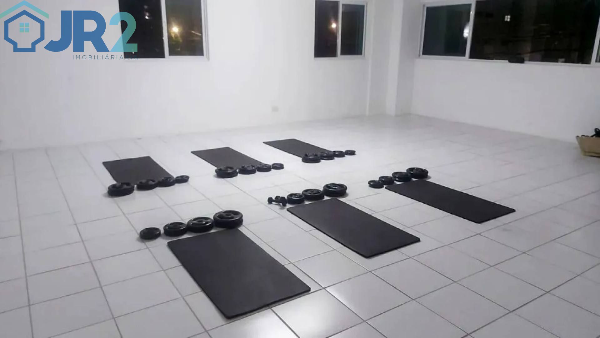 APARTAMENTO NO EDFICIO ITAPOÃ - MOBILIADO