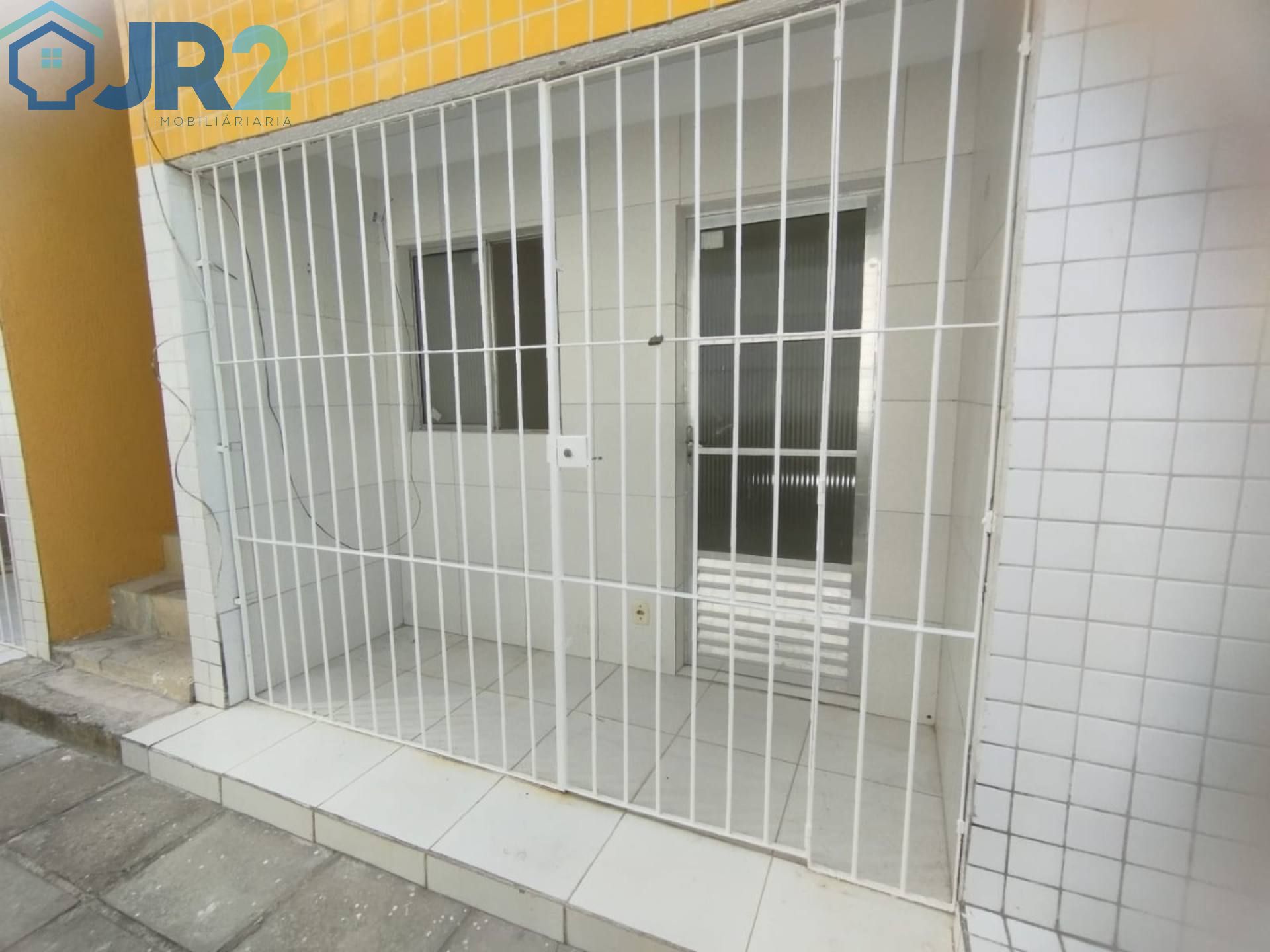 ALUGUEL. CASA COM 2 QUARTOS EM CONDOMINIO