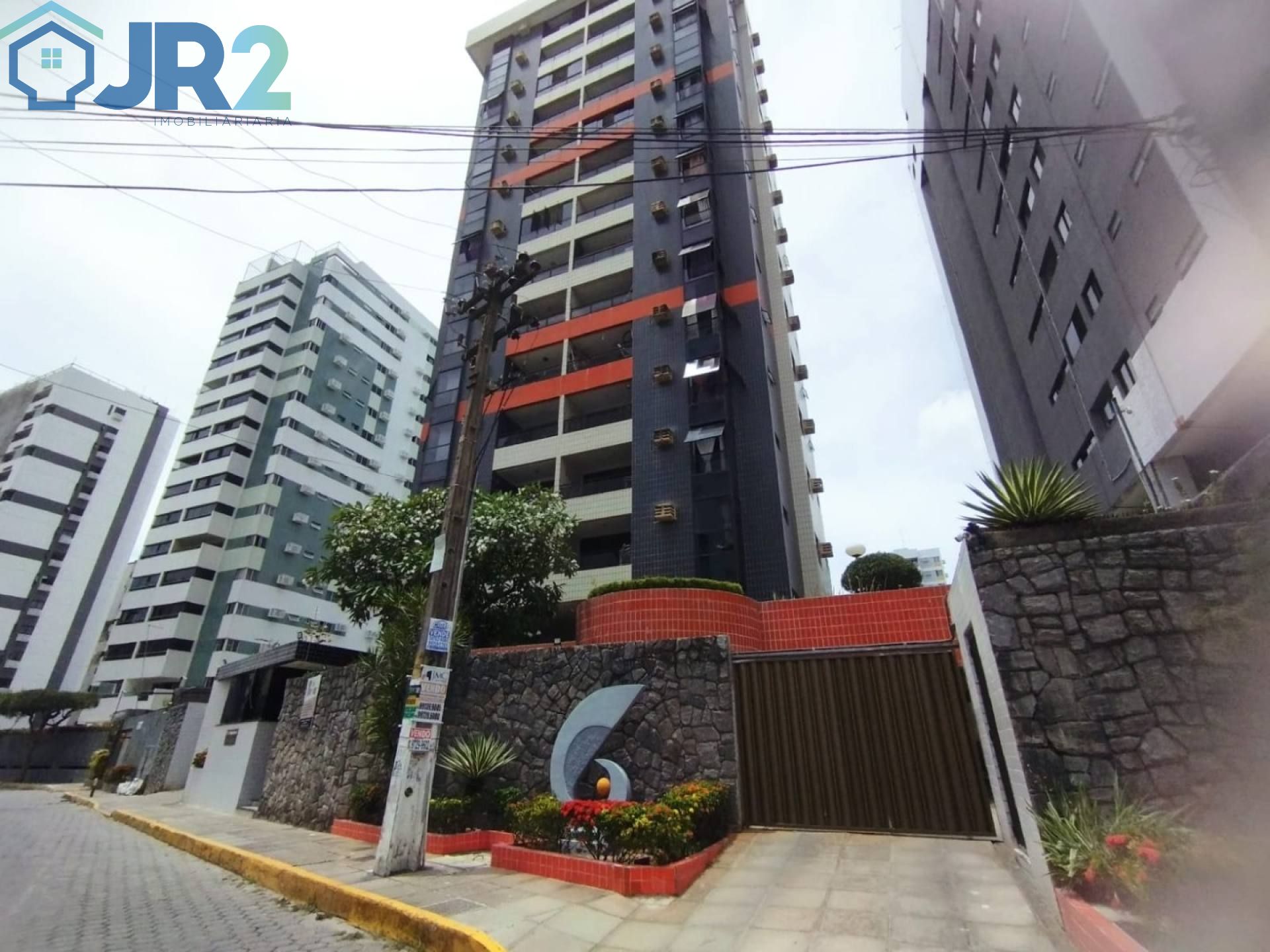 APTO Á VENDA 3 QUARTO. LOCALIZAÇÃO INCLÍVEL