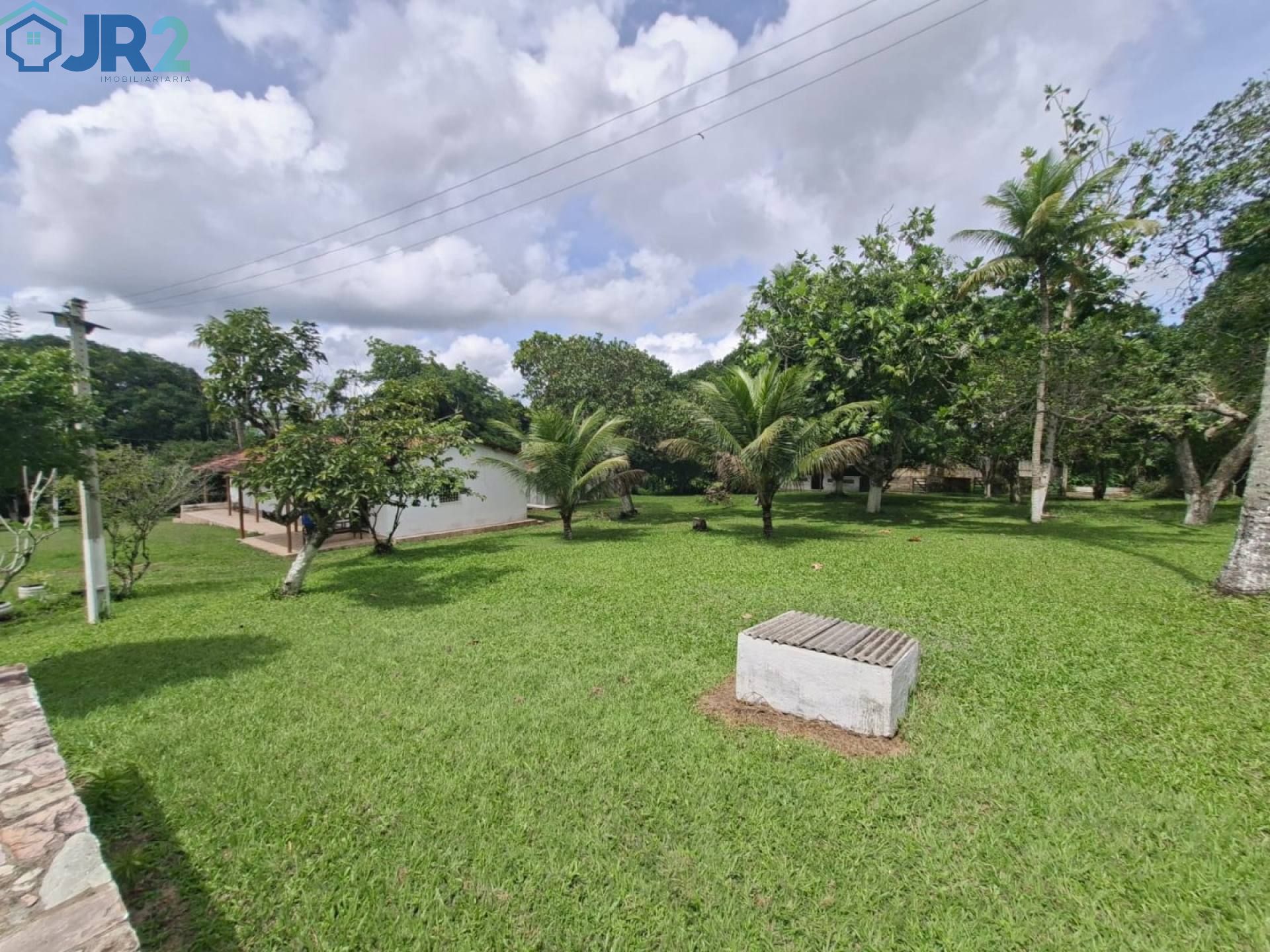 vendo chácara em aldeia km 12 de porteira fechada.