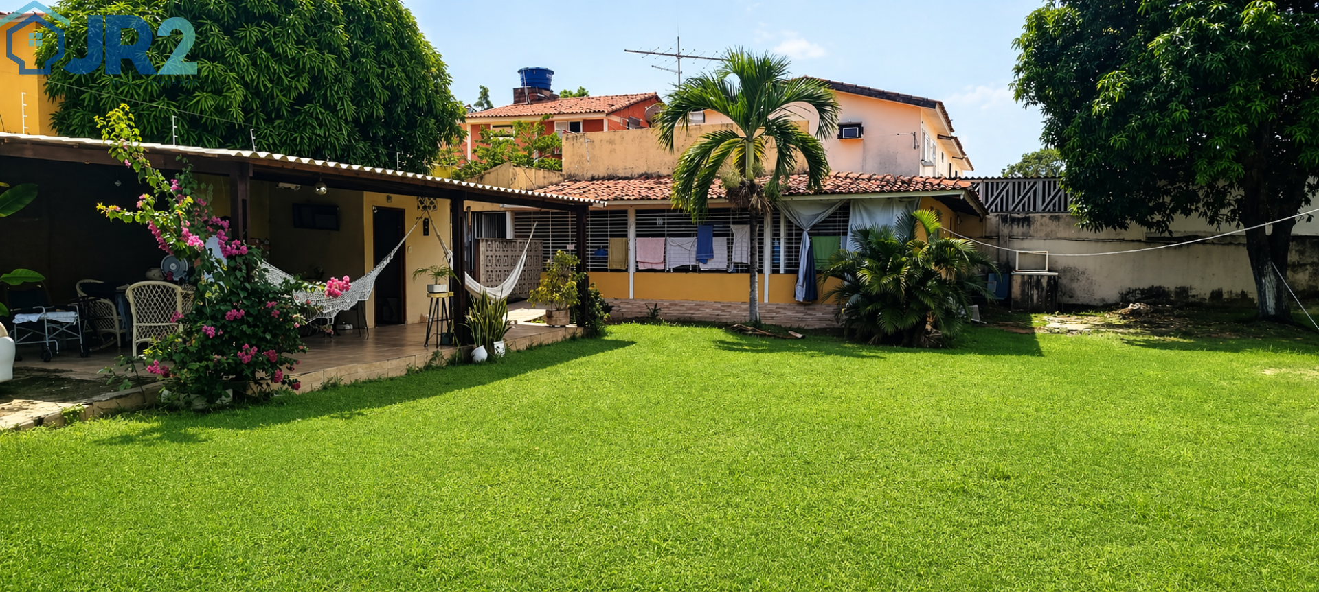 Casa com terreno amplo à venda em Maria Farinha