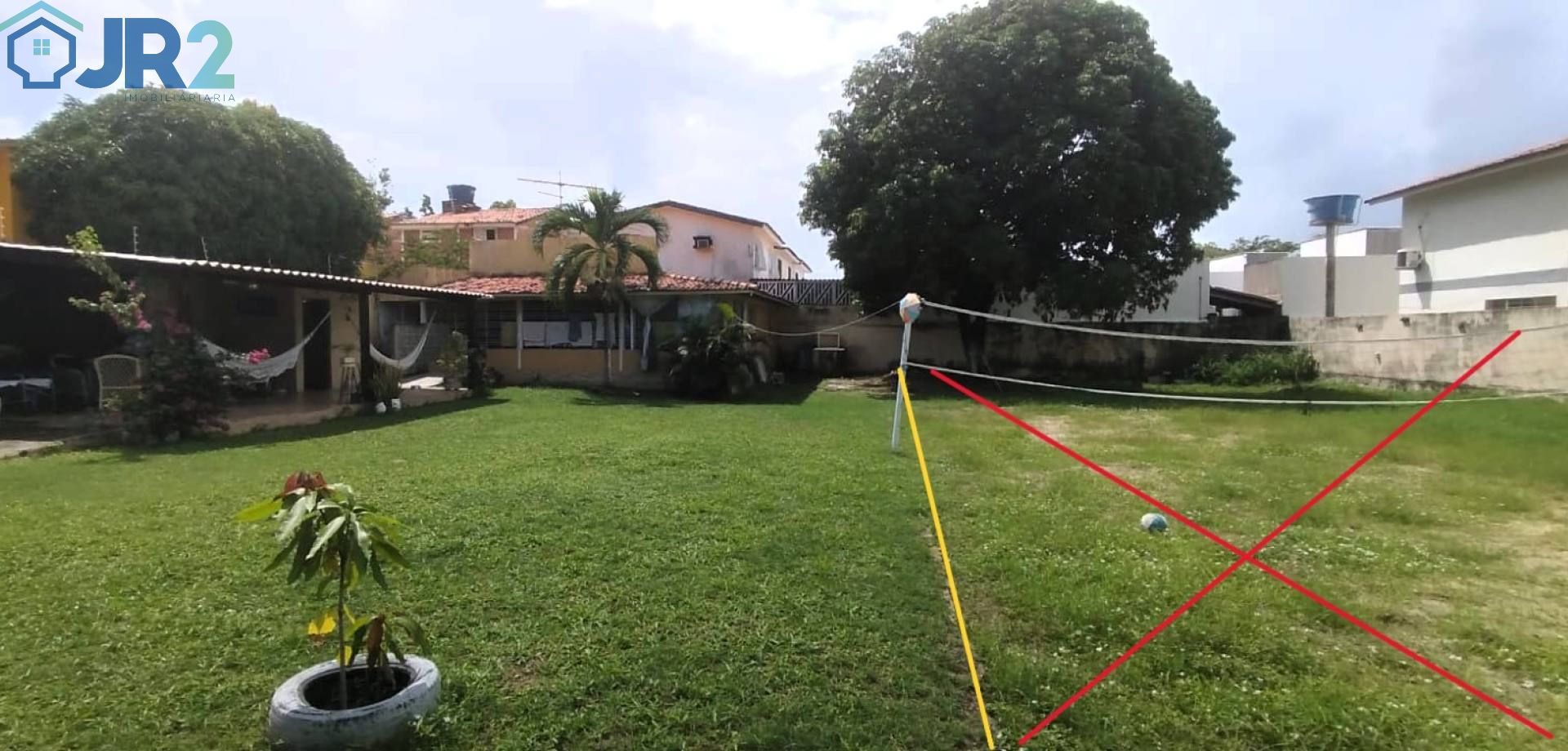 Casa com terreno amplo à venda em Maria Farinha