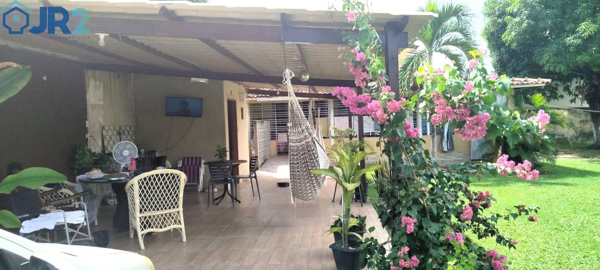 Casa com terreno amplo à venda em Maria Farinha
