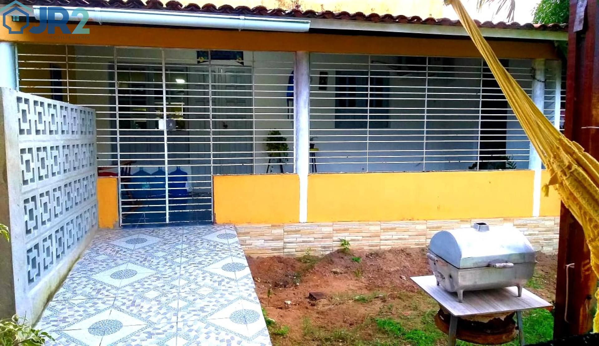 Casa com terreno amplo à venda em Maria Farinha