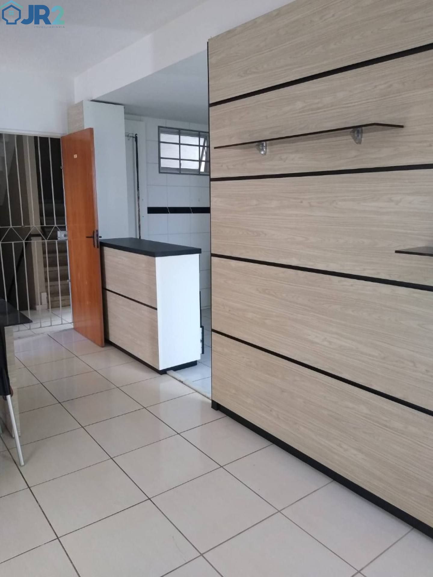 APTO PARA VENDA CANDEIAS/ 3 QUARTOS Prox. Armazem Coral