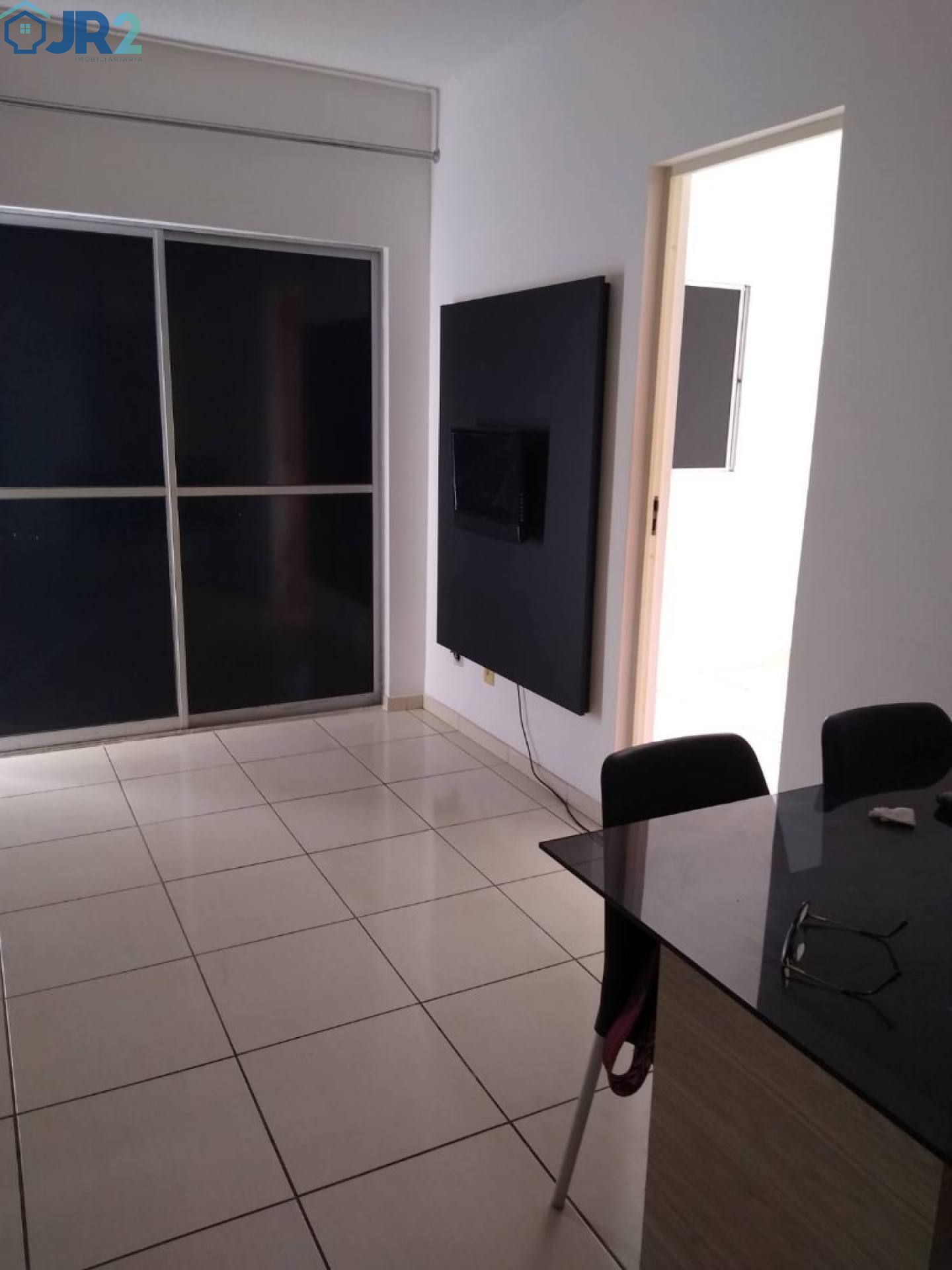 APTO PARA VENDA CANDEIAS/ 3 QUARTOS Prox. Armazem Coral