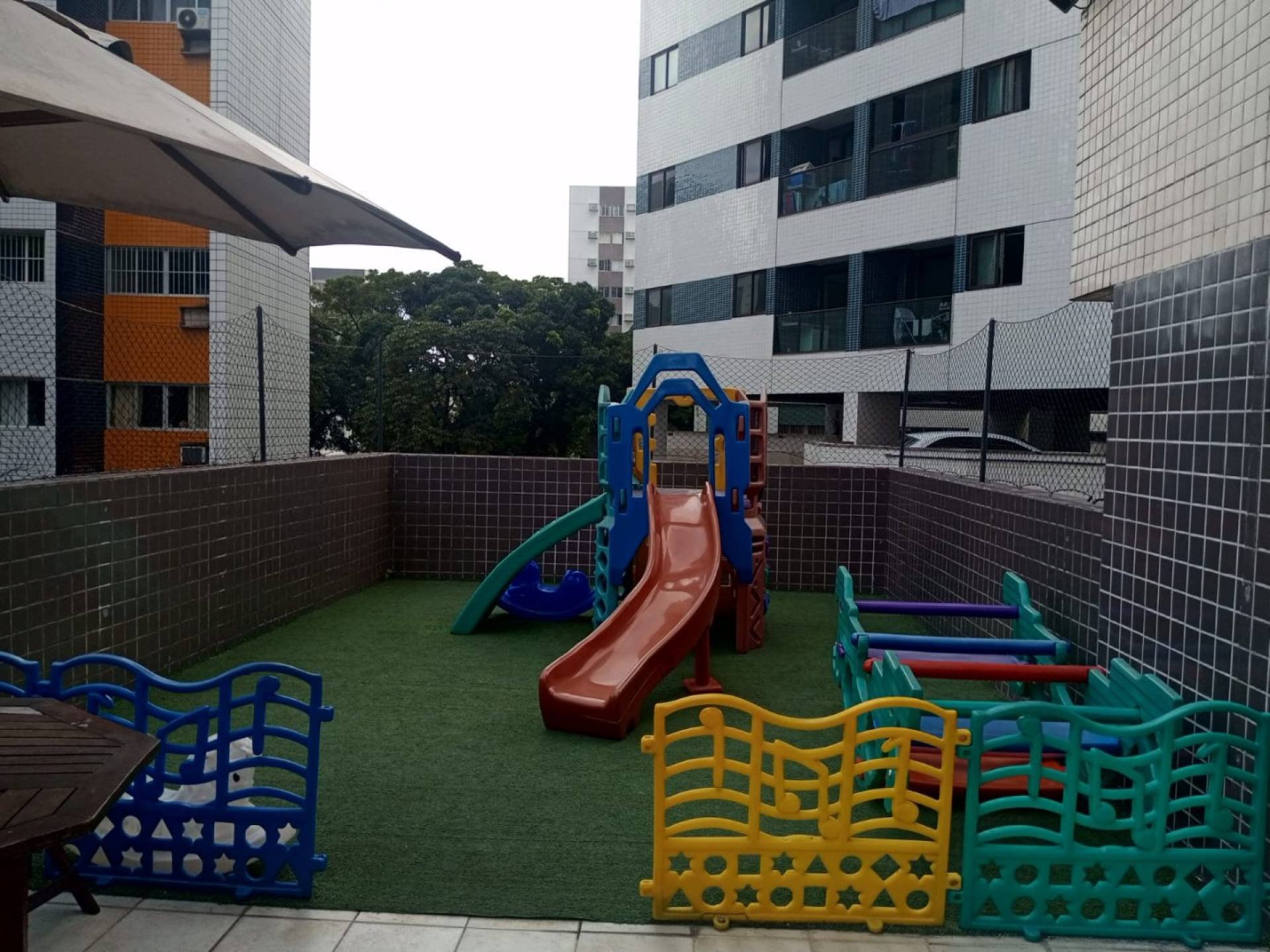 Vende  Apartamento na Madalena