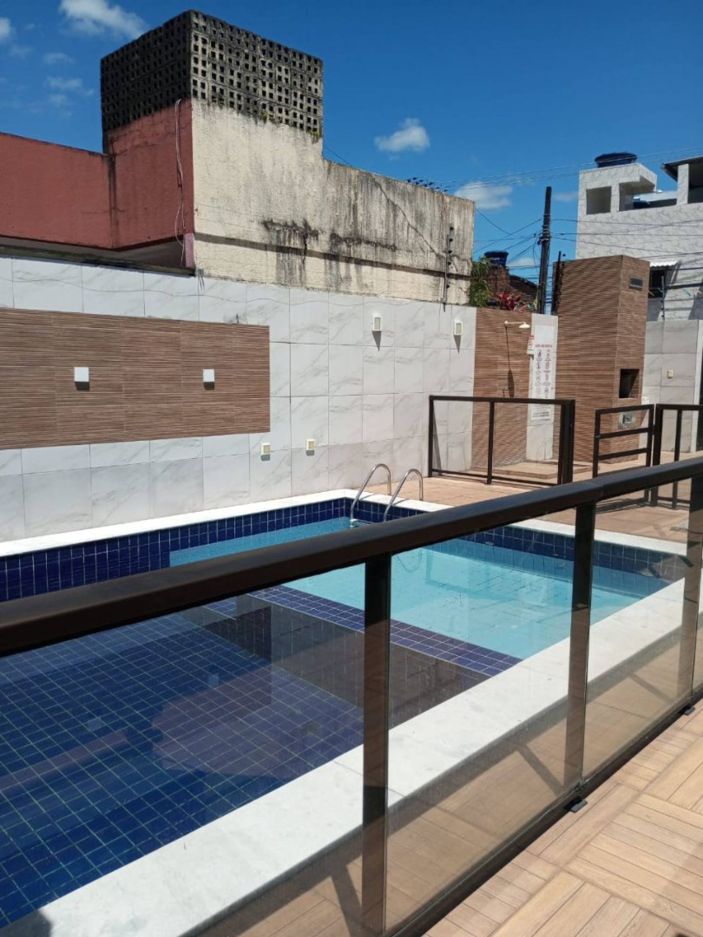 Vende  Apartamento na Varzea 