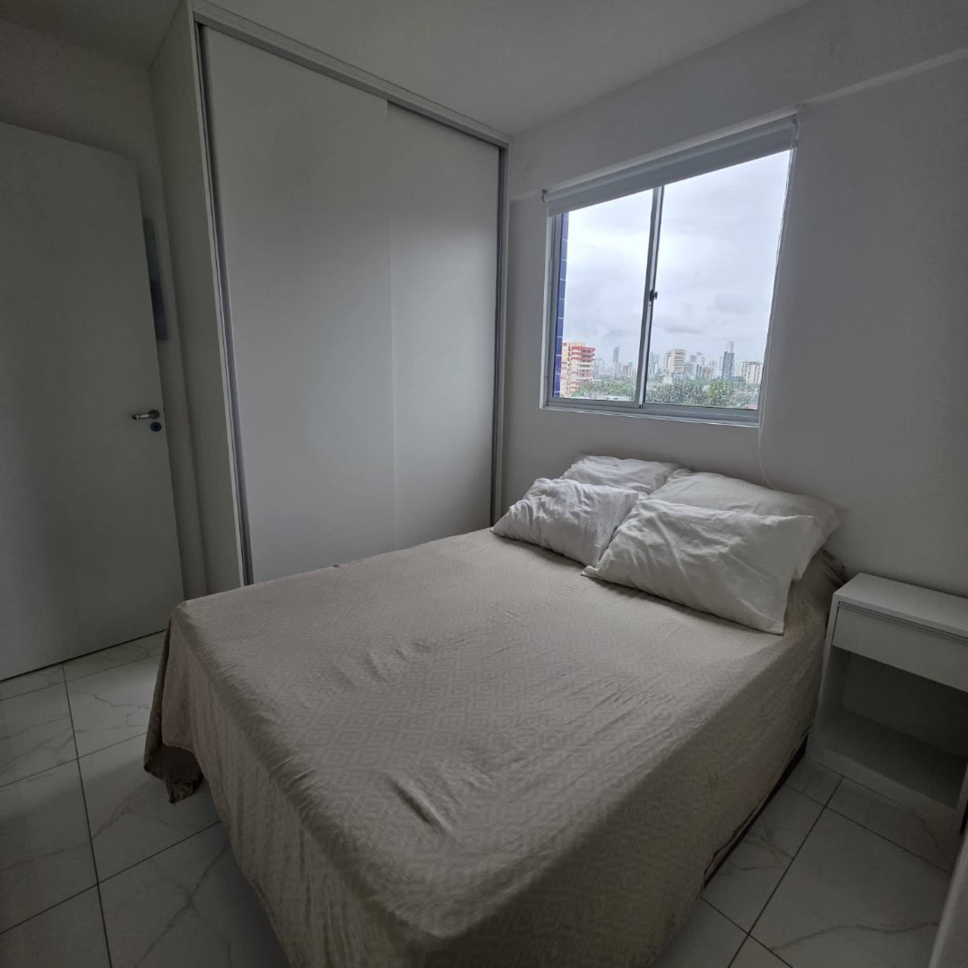 Vende Apartamento Madalena 100% Mobiliado   – Porteira fechada 