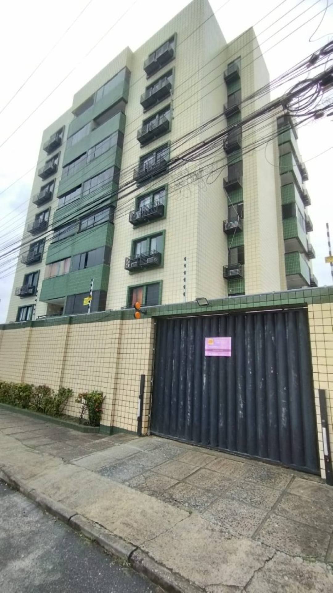 Vende apto em Candeias 3 quartos