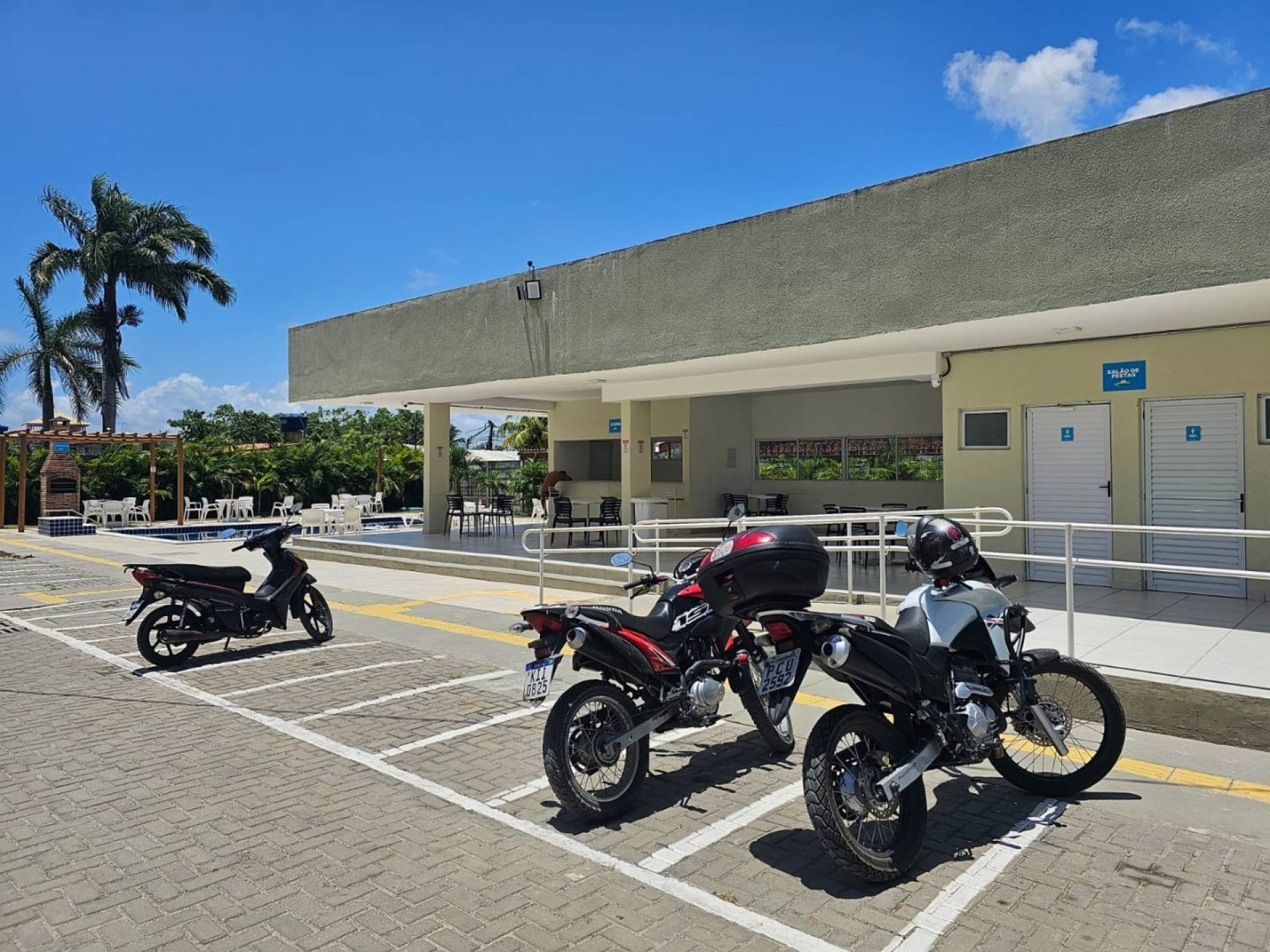Vende Apartamento em Candeias 