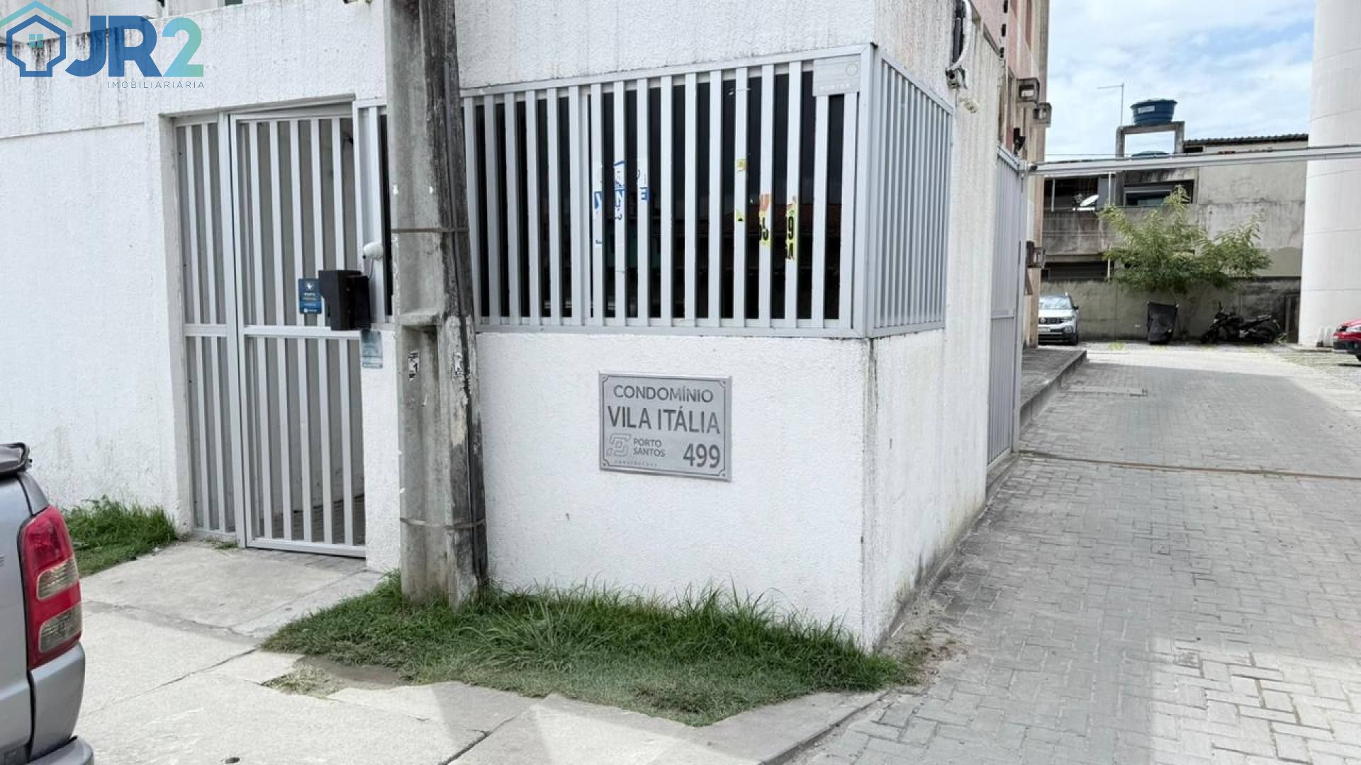APARTAMENTO A VENDA EM CANDEIAS 02 QUARTOS COM VARANDA