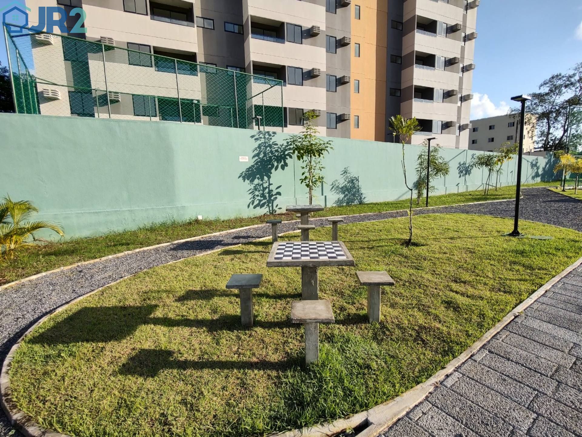 Apartamento na Caxangá com varanda estendida.