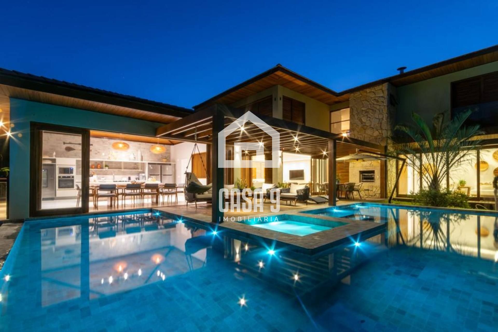 Casa alto padrão 06 suítes em Praia do Forte