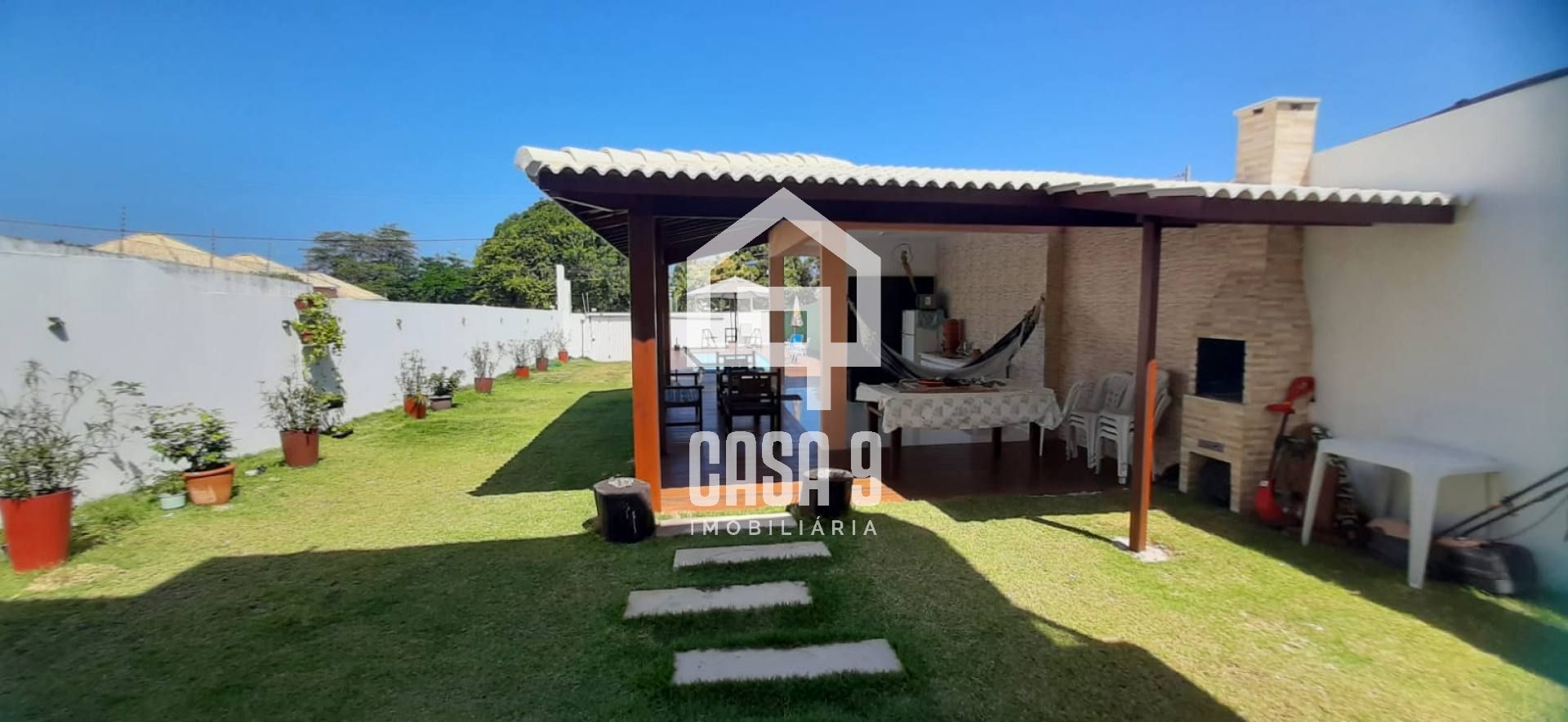 Casa com 04 suítes á venda em Guarajuba Bahia