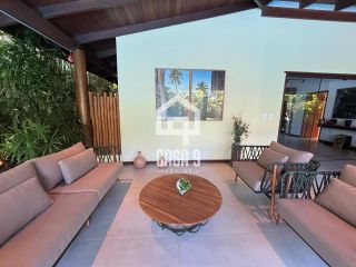 Casa mobiliada e decorada com 04 suítes e piscina privativa a venda no Alto da Constância em Praia do Forte Bahia