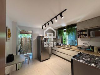 Casa mobiliada e decorada com 04 suítes e piscina privativa a venda no Alto da Constância em Praia do Forte Bahia