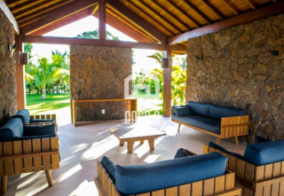 Apartamento térreo com 1 quarto mobiliado a venda no condomínio Vila da Enseada em Praia do Forte Bahia
