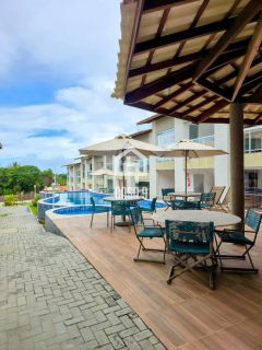 Apartamento a venda com 2 suítes à 650 metros da praia em Imbassai Bahia