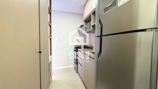 Apartamento a venda com 2 suítes à 650 metros da praia em Imbassai Bahia