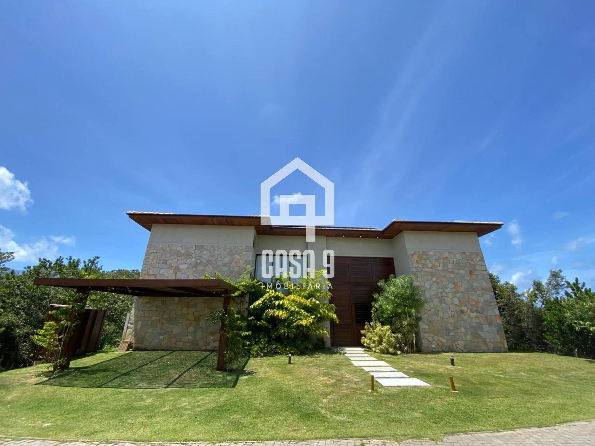 Casa alto padrão mobiliada a venda com 5 suítes no Condomínio Praia Bella em Praia do Forte Bahia