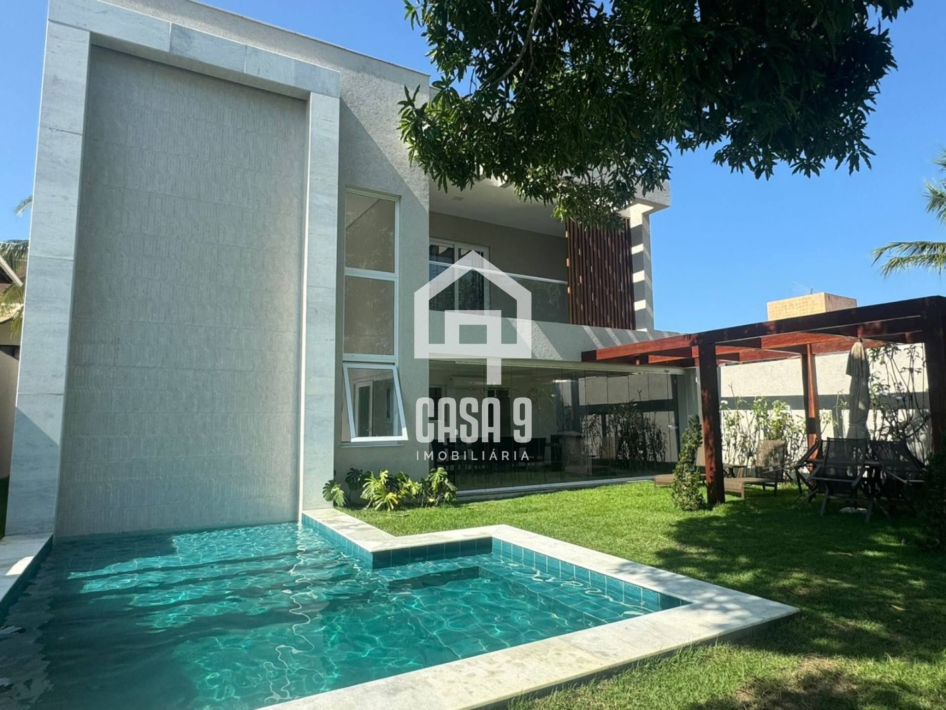 Casa com 06 suítes em Guarajuba-Ba