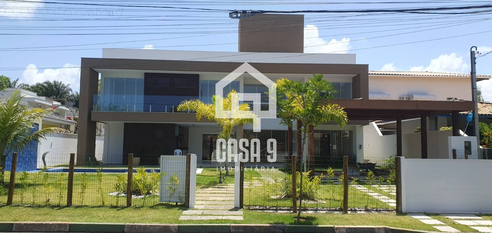 Casa com 06 suítes em Guarajuba-Ba