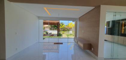 Casa com 06 suítes em Guarajuba-Ba