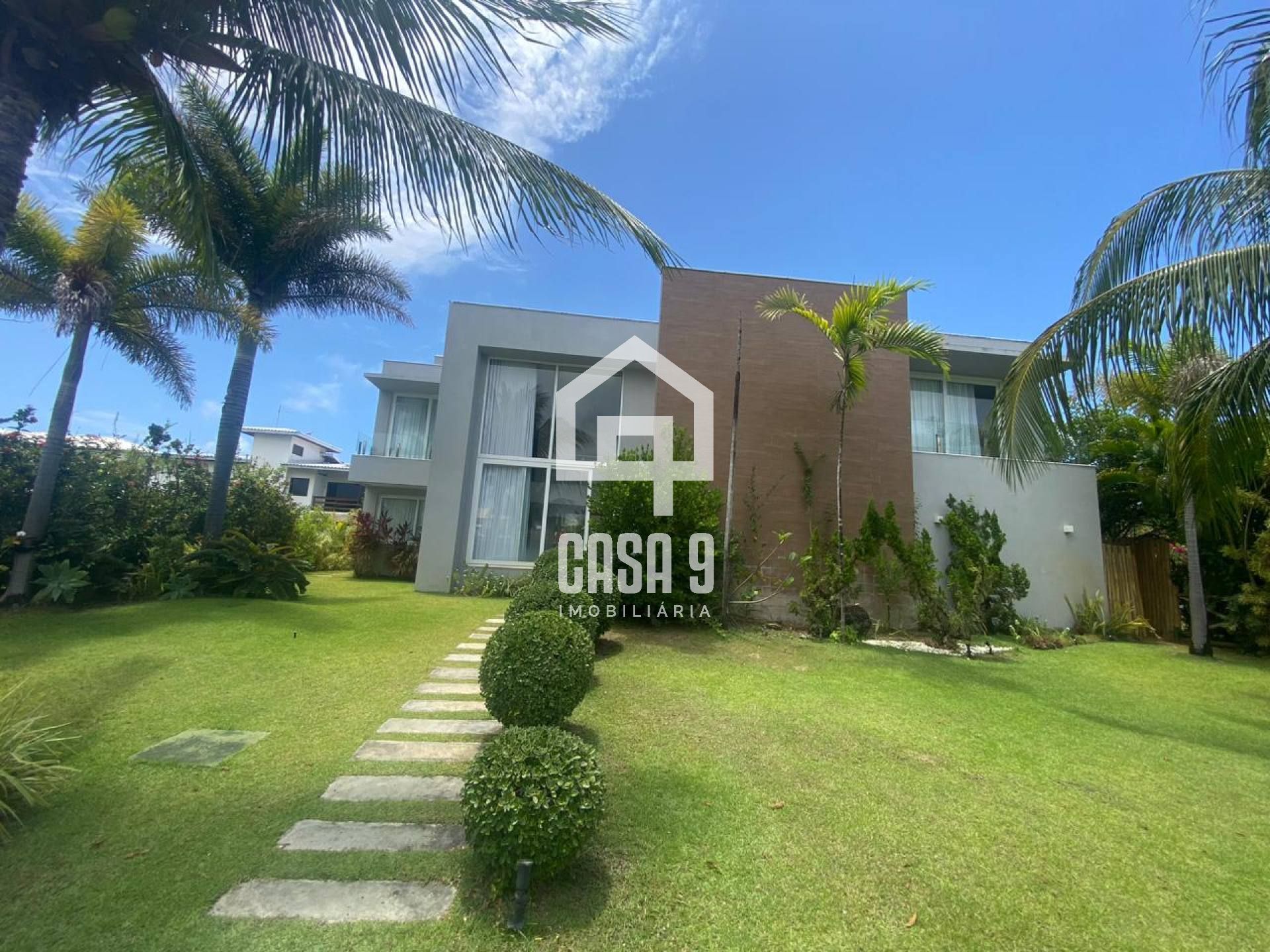 Casa alto padrão a venda com 07 quartos em Guarajuba Bahia