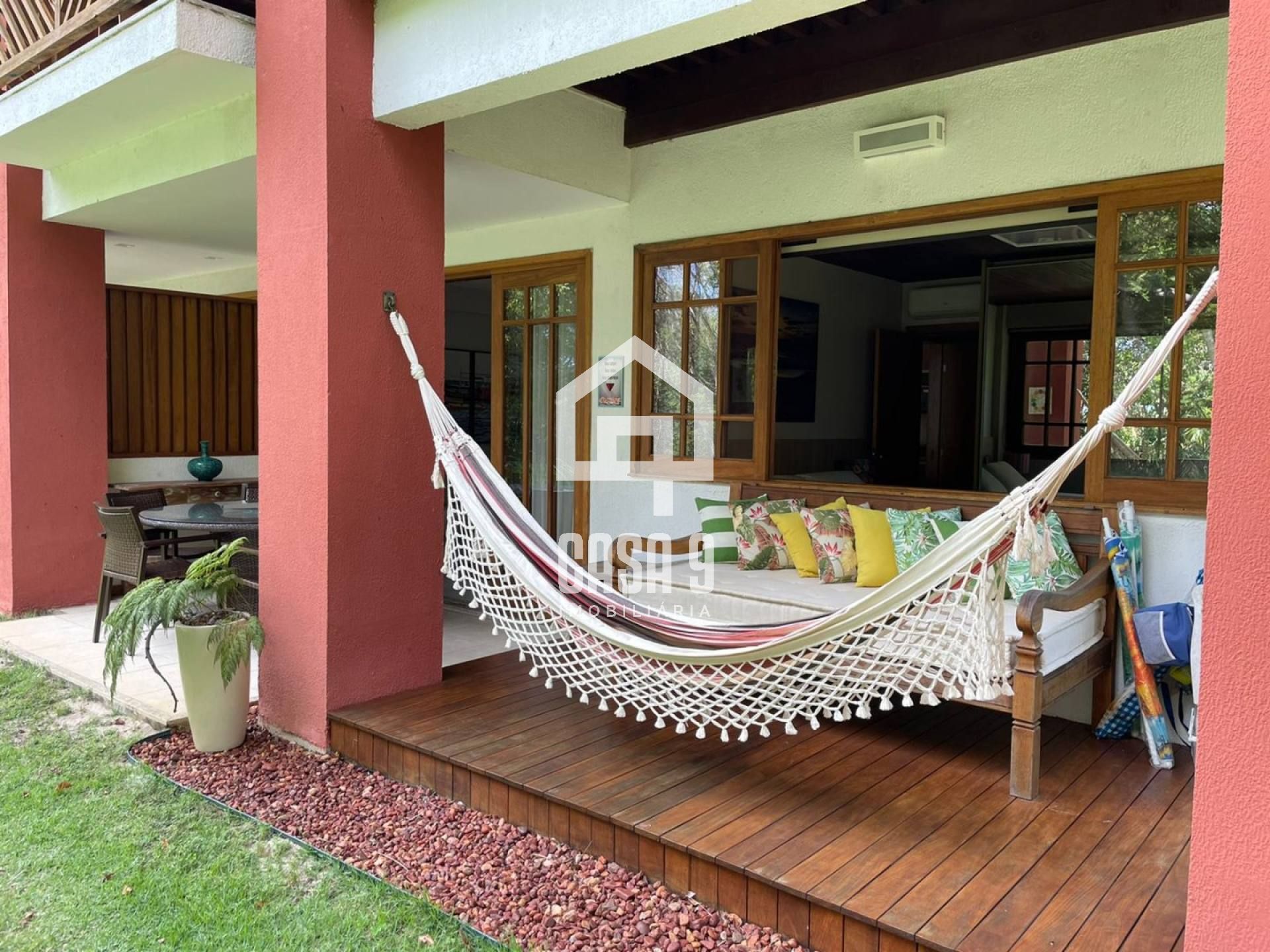 Apartamento térreo a venda com 2 suítes mobiliado no condomínio Reserva Timeantube em Praia do Forte Bahia