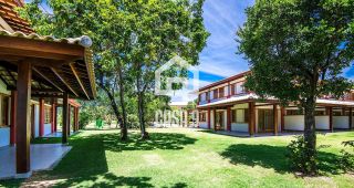 Apartamento térreo duplex a venda 2 suítes próximo da vila em Praia do Forte Bahia