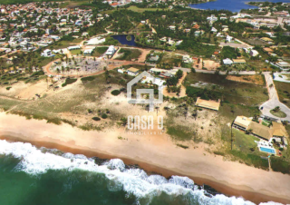 Terreno plano com 800 m² a venda fundo de lagoa no condomínio Águas de Sauipe em Porto de Sauipe Bahia