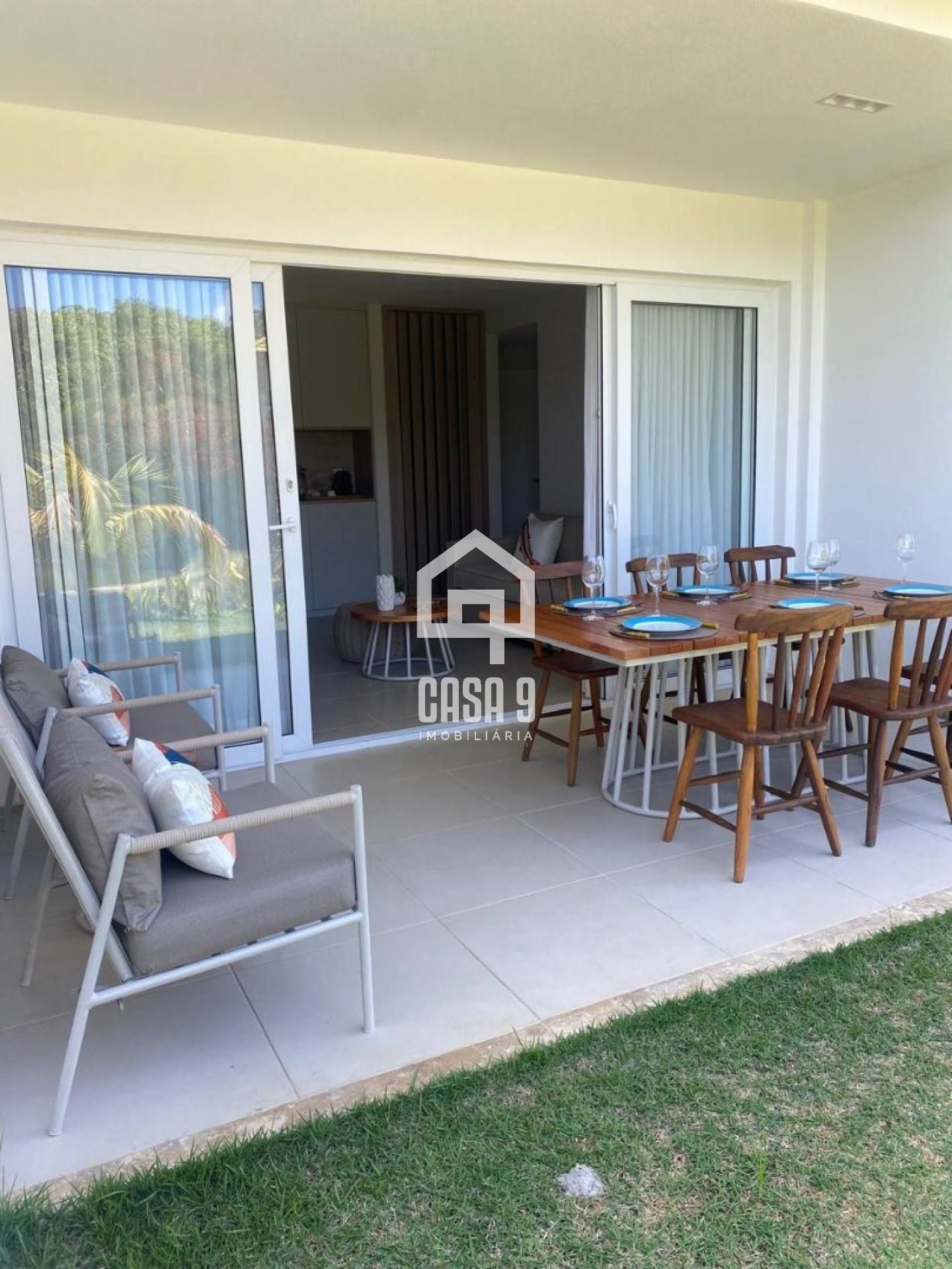 Apartamento a venda com 3 quartos mobiliado no Village dos Ipês Piscinas Naturais Praia do Forte Bahia