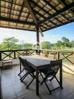 Apartamento mobiliado a venda com 2 suítes pé na areia em Itacimirim Bahia