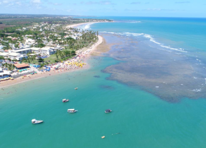Casa a venda com 5 suítes no condomínio Canto do Sol 100 metros da praia de Guarajuba Bahia