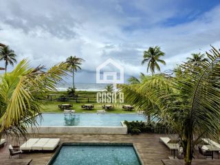 Apartamento térreo duplex mobiliado frente mar com 2 suites no Alphaville Guarajuba Bahia