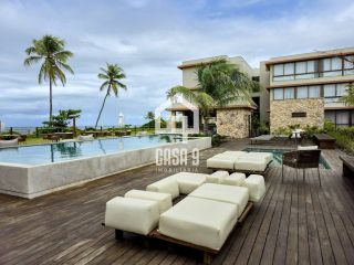 Apartamento térreo duplex mobiliado frente mar com 2 suites no Alphaville Guarajuba Bahia