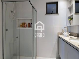 Apartamento térreo duplex mobiliado frente mar com 2 suites no Alphaville Guarajuba Bahia