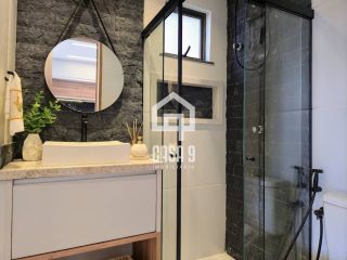 Apartamento térreo duplex mobiliado frente mar com 2 suites no Alphaville Guarajuba Bahia