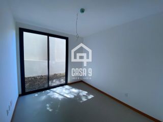 Apartamento novo térreo com 3 suítes e jardim no condomínio Alta Vista em Guarajuba Bahia