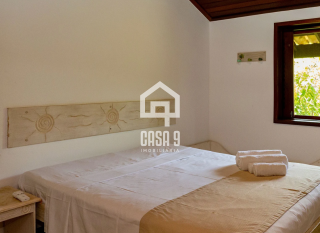 Casa a venda com 4 suítes na venda em condomínio próximo da Vila e da Praia em Praia do Forte Bahia