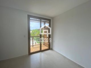 Apartamento duplex tipo village com 2 suítes novo a venda em Imbassai Bahia