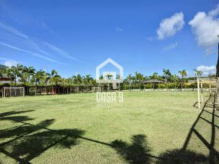 Terreno plano de esquina nascente á venda no Condomínio La Laguna Praia do Forte Bahia